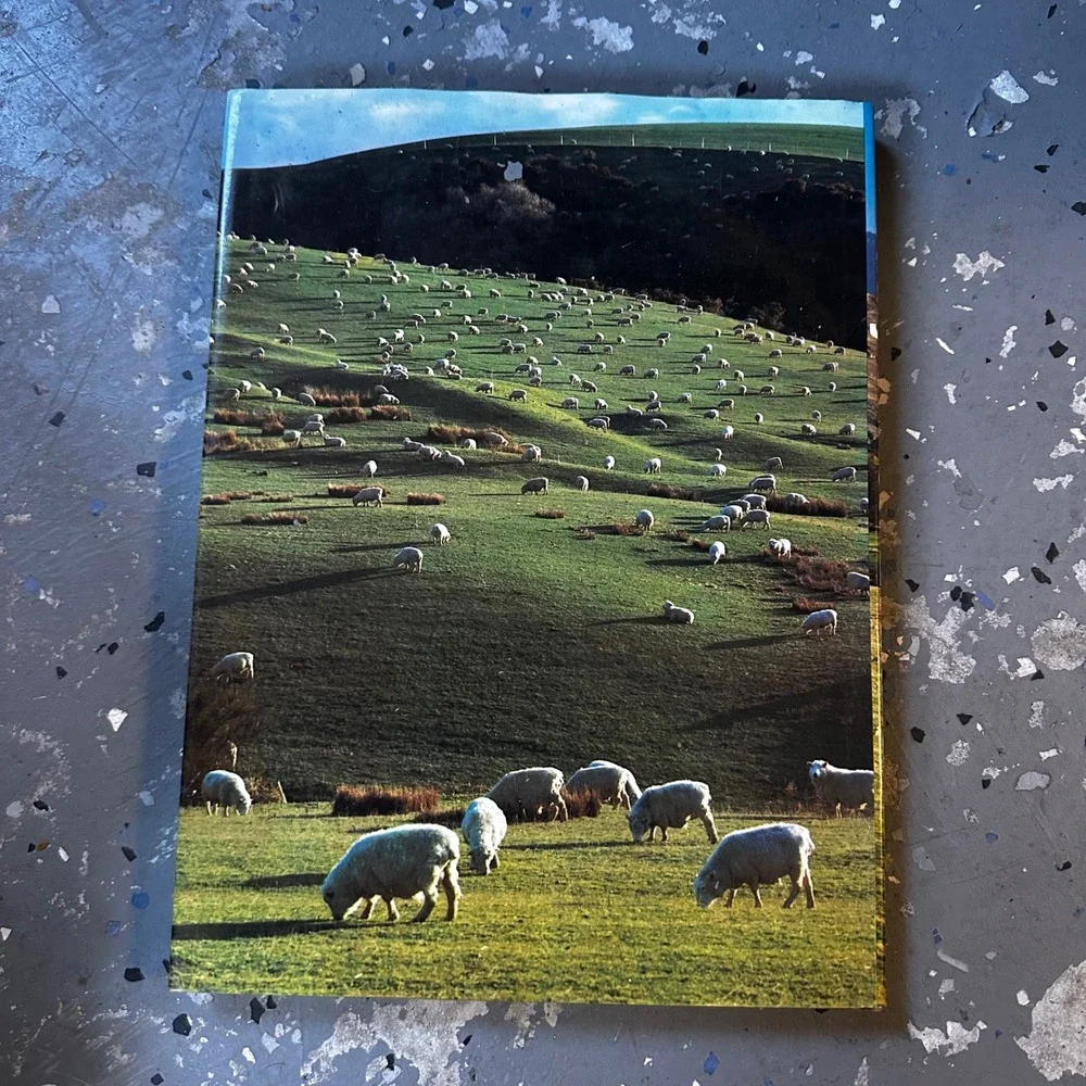 The Beauty of New Zealand‎ 1975 Photography Travel Book Scenic Nature
